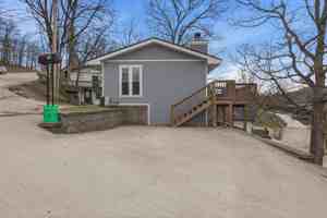 featured image of 279 Spring Rd #1