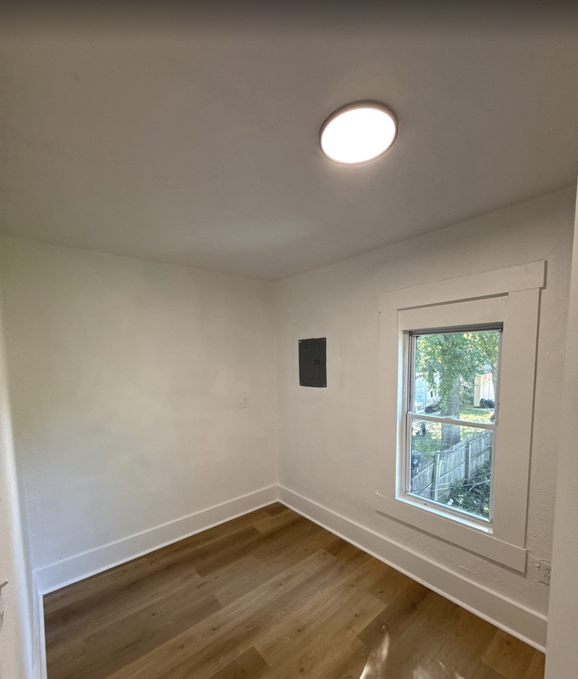928 E Stewart St #1 - Photo 6 of 32