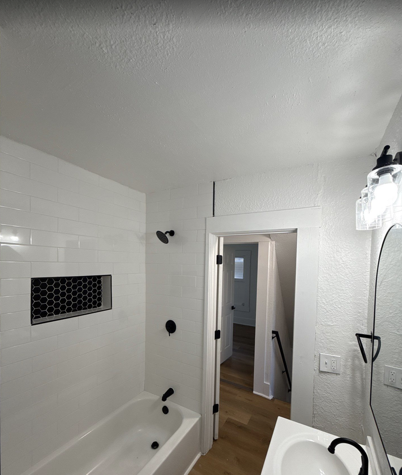 928 E Stewart St #1 - Photo 7 of 32