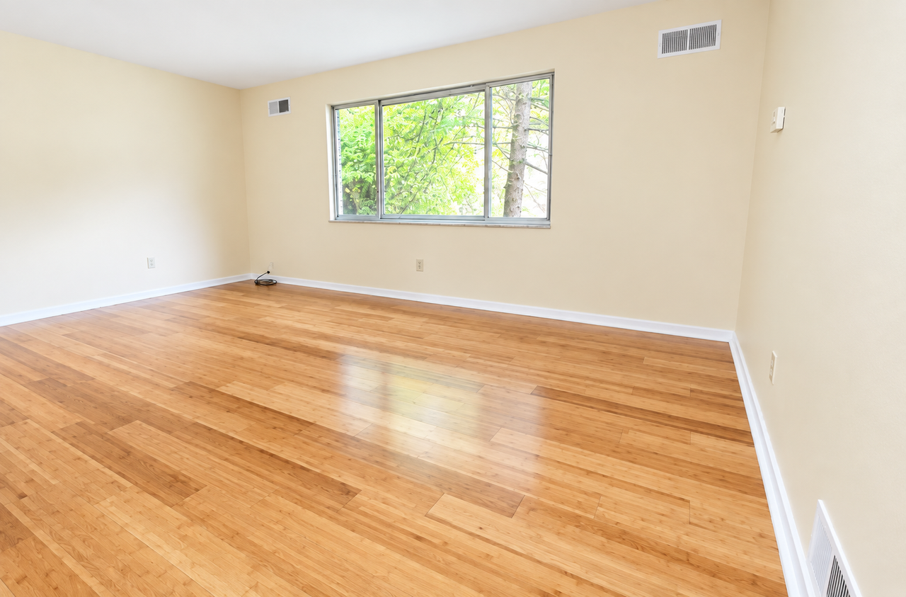 2807 LINCOLN WAYAPT 6 #6 - Photo 2 of 11