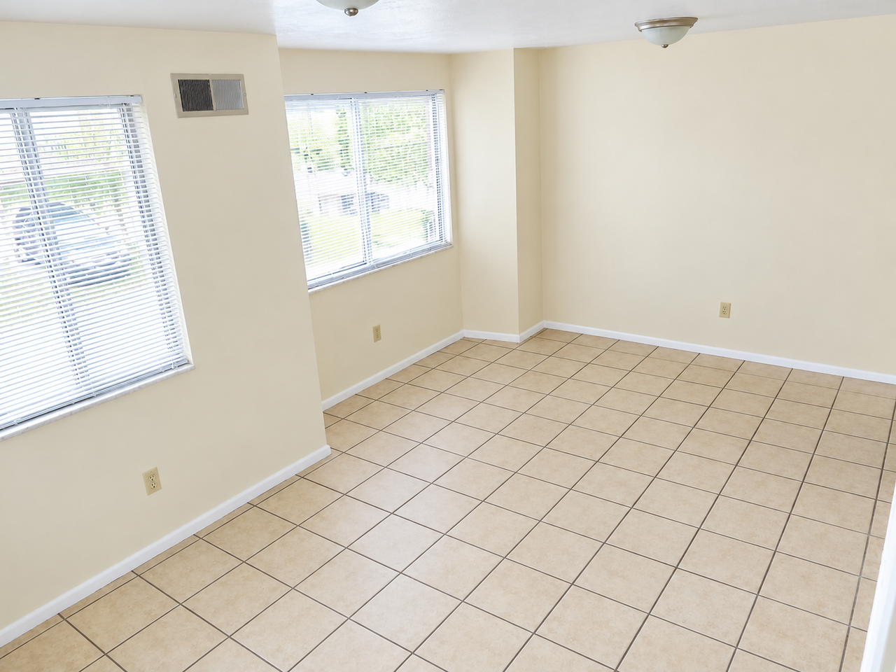 2807 LINCOLN WAYAPT 6 #6 - Photo 3 of 11