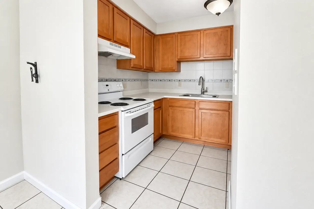 2807 LINCOLN WAYAPT 6 #6 - Photo 5 of 11
