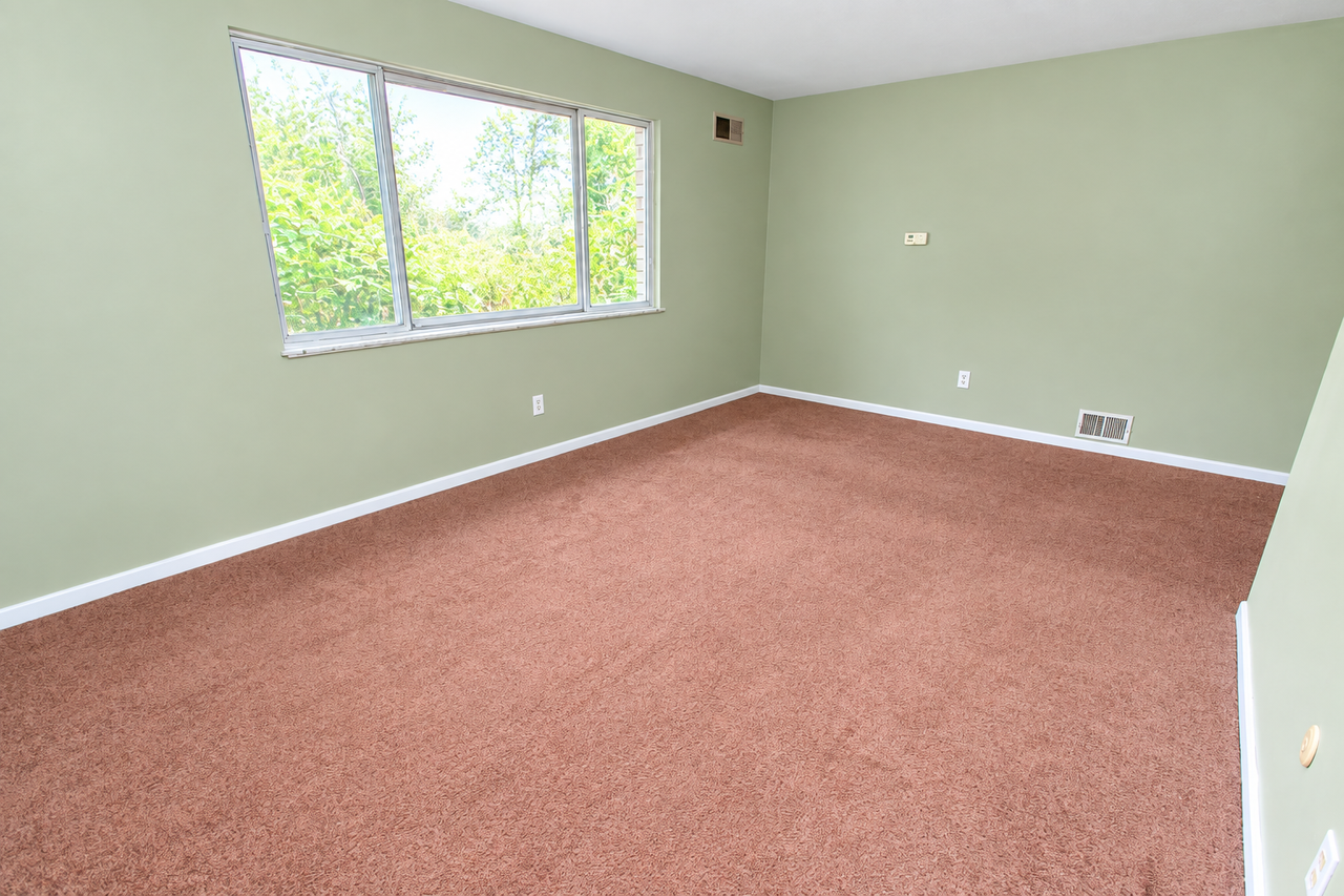 2807 LINCOLN WAYAPT 6 #6 - Photo 7 of 11