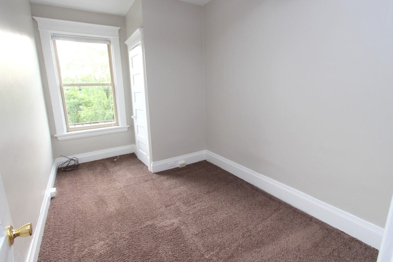 326 326 MELWOOD AVENUEAPT 4 #326-04 - Photo 7 of 10