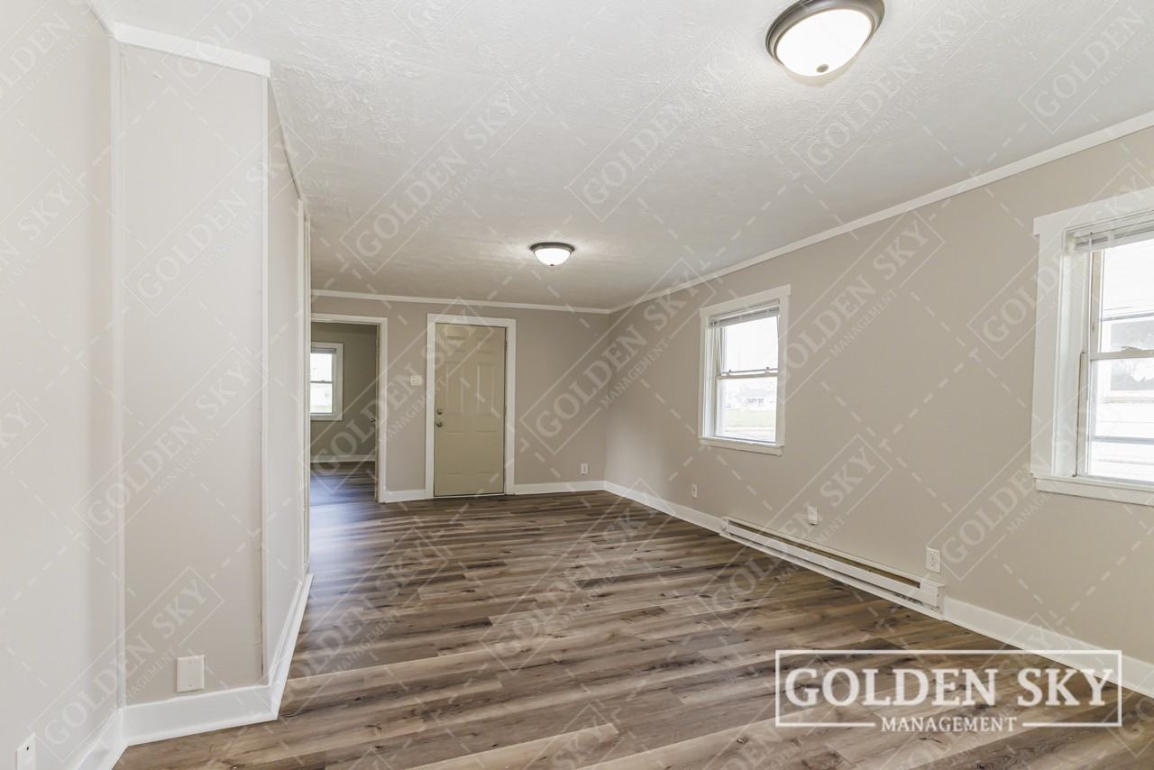 1205 E Memorial Dr #NA - Photo 3 of 10