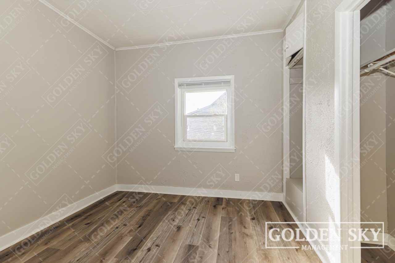 1205 E Memorial Dr #NA - Photo 6 of 10