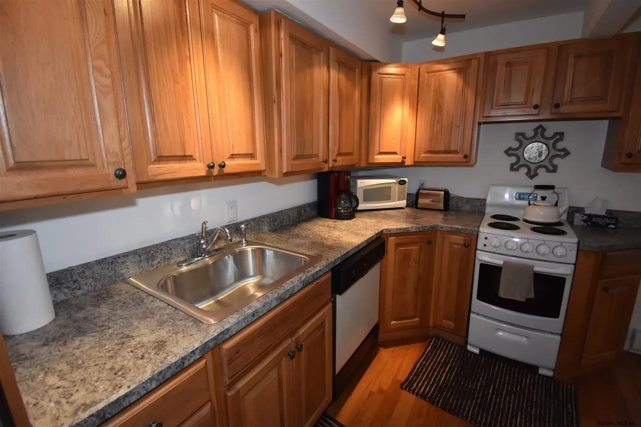 125 Union Ave #1 - Photo 7 of 12
