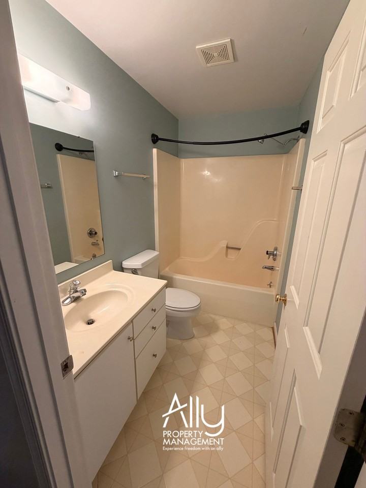 4814 Grassy Knl #1 - Photo 6 of 16