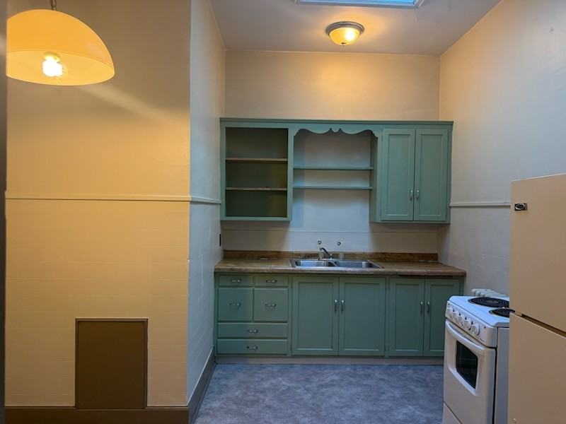 311 Main Street East - Residential - 2 #2 - Photo 2 of 7
