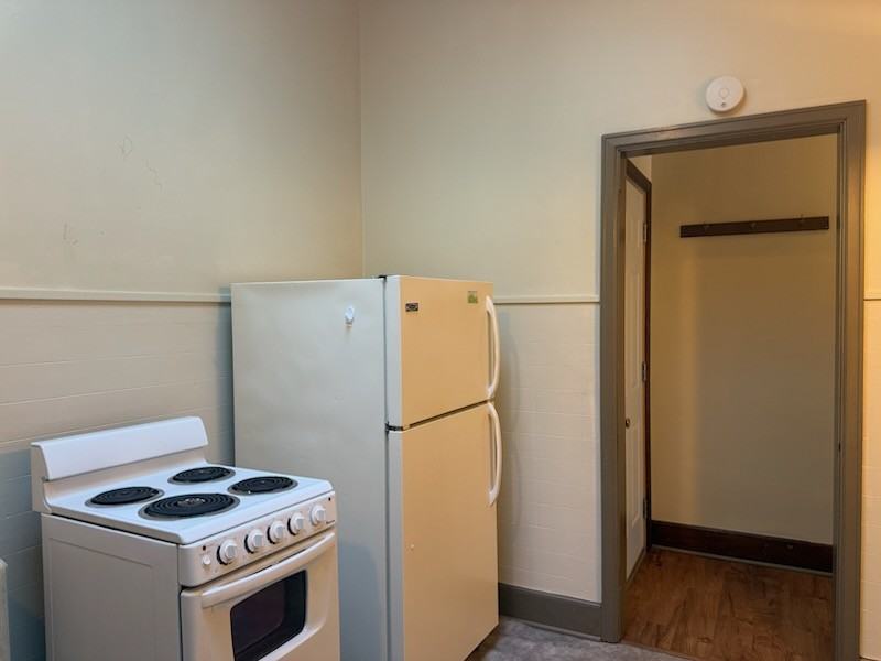 311 Main Street East - Residential - 2 #2 - Photo 3 of 7