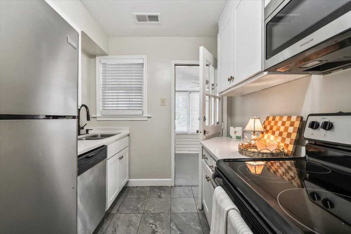 737 Buck St #1 - Photo 5 of 36