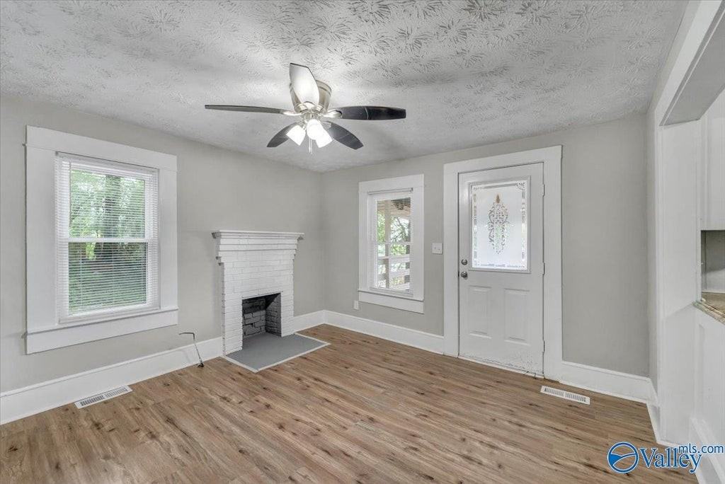 1109 Moore Ave Nw #1 - Photo 3 of 33