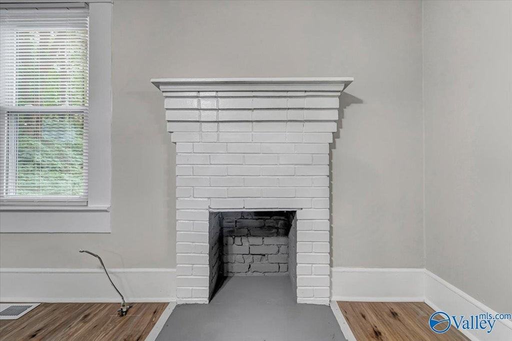1109 Moore Ave Nw #1 - Photo 4 of 33