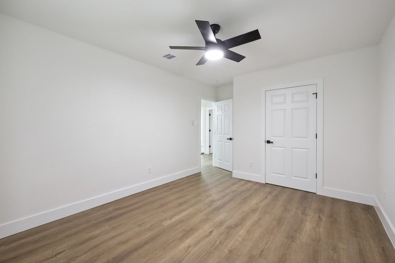 5475 Sunbury Dr #1 - Photo 7 of 12