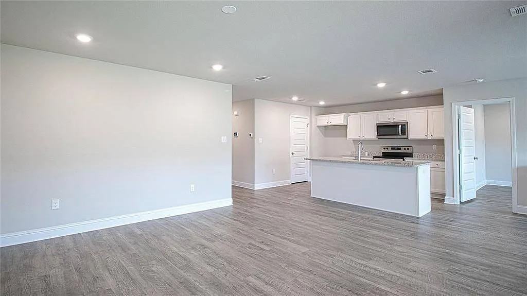 2512 Thornbury Loop #1 - Photo 2 of 16