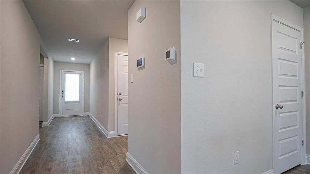 2512 Thornbury Loop #1 - Photo 5 of 16