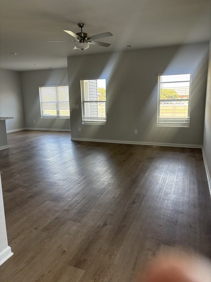 1061 John Ave #1 - Photo 7 of 41