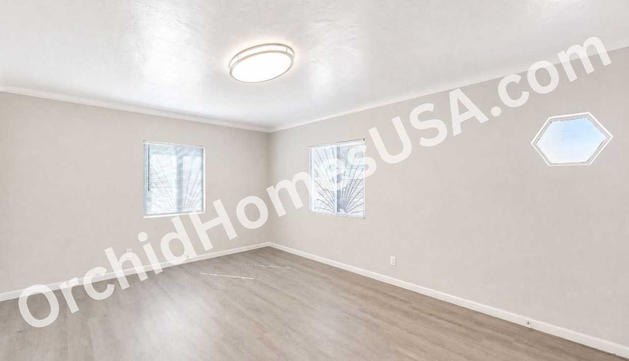 1729 E Moreland St #1 - Photo 6 of 22