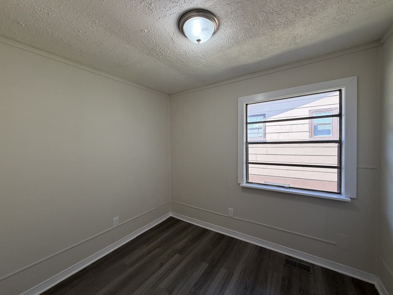 1916 Francis Ave Sw #1 - Photo 5 of 10