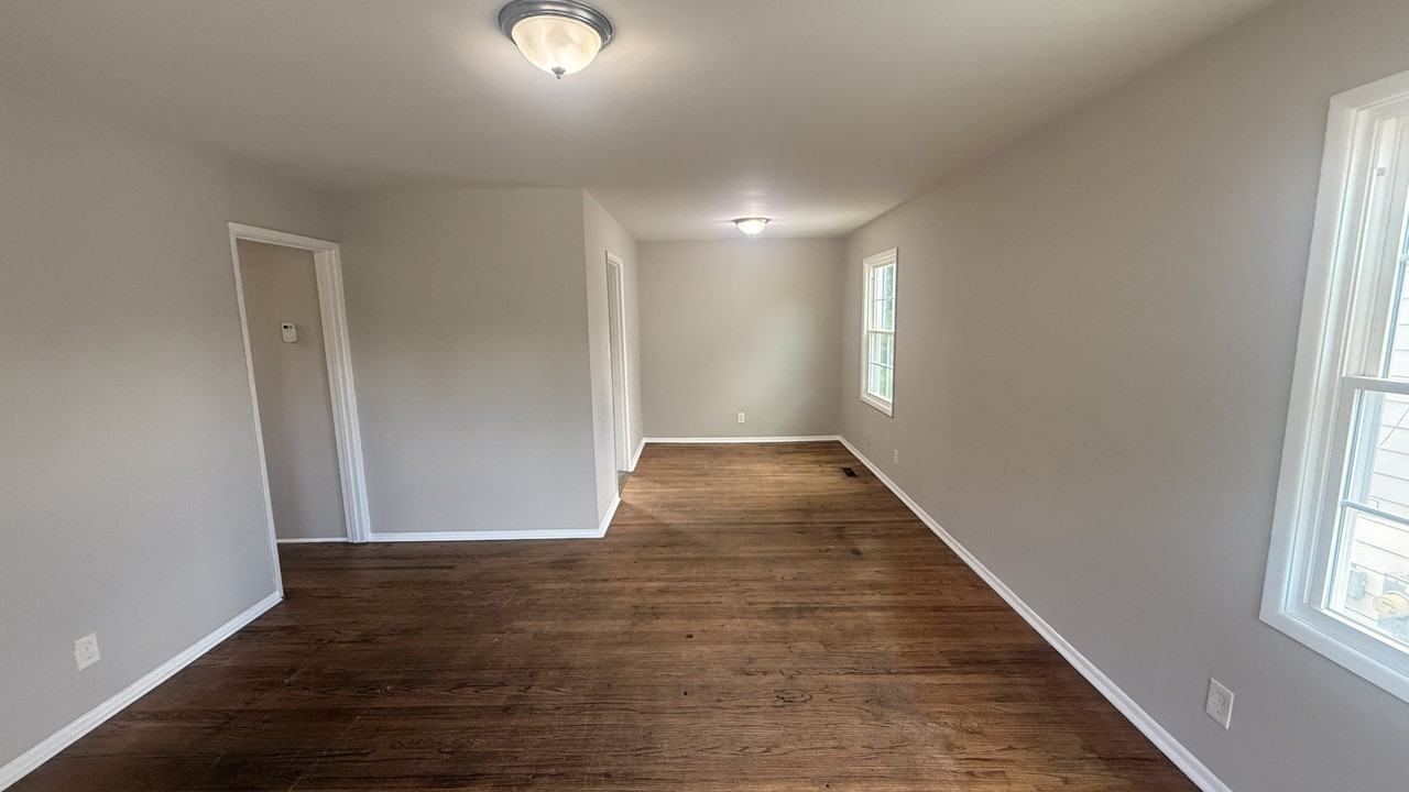 1048 Green St #1 - Photo 2 of 9