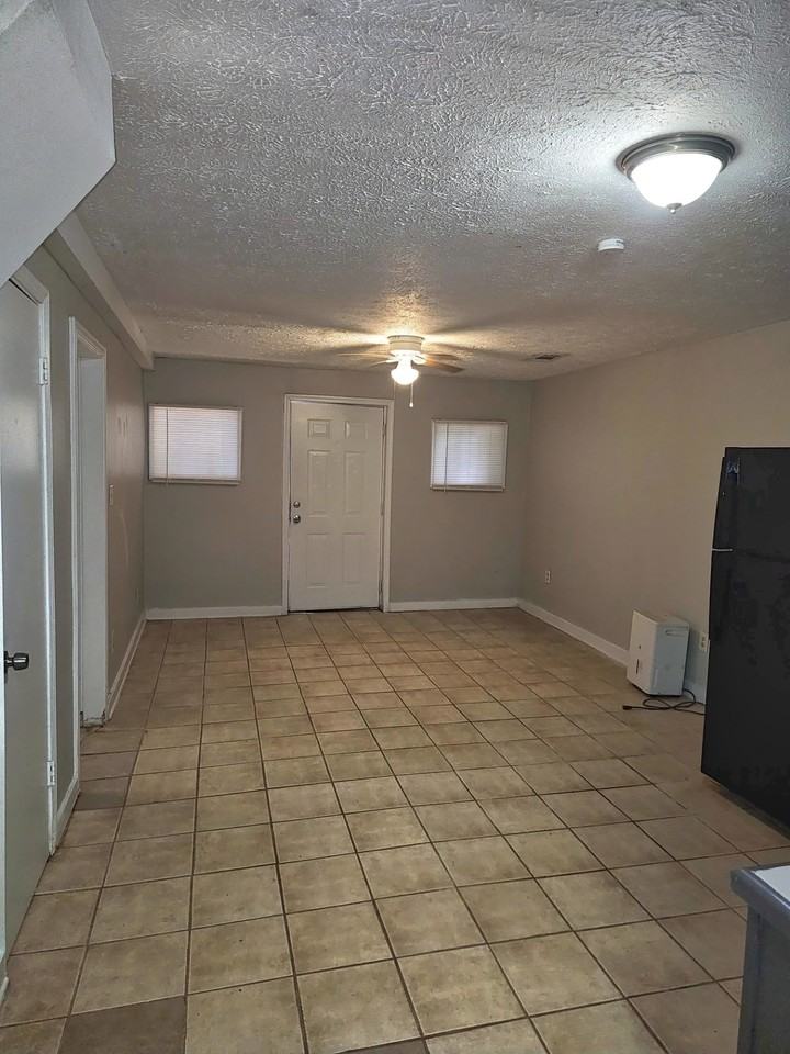 422 Meriwether St #4 - Photo 4 of 15