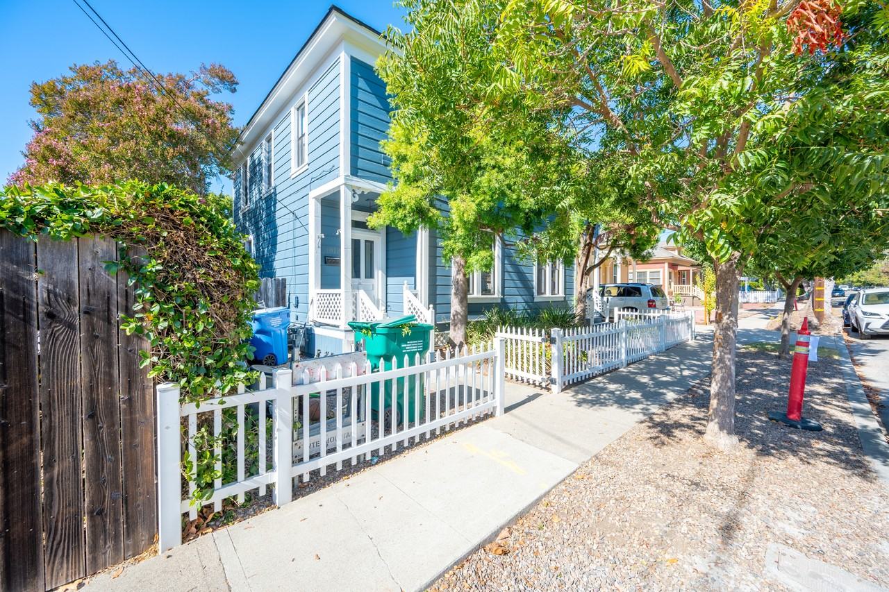 1018 Islay St #1 - Photo 2 of 21