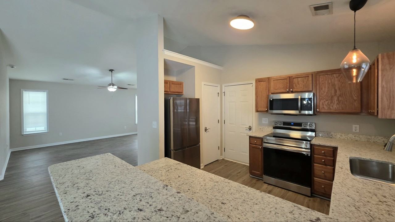 920 Silvercrest Dr - Photo 7 of 22