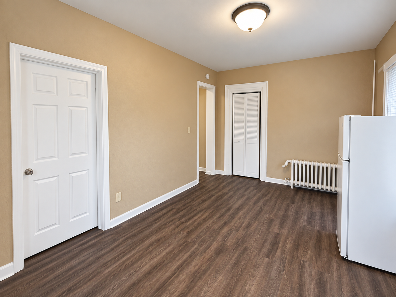 1332 Minnehaha Ave W - Photo 3 of 19