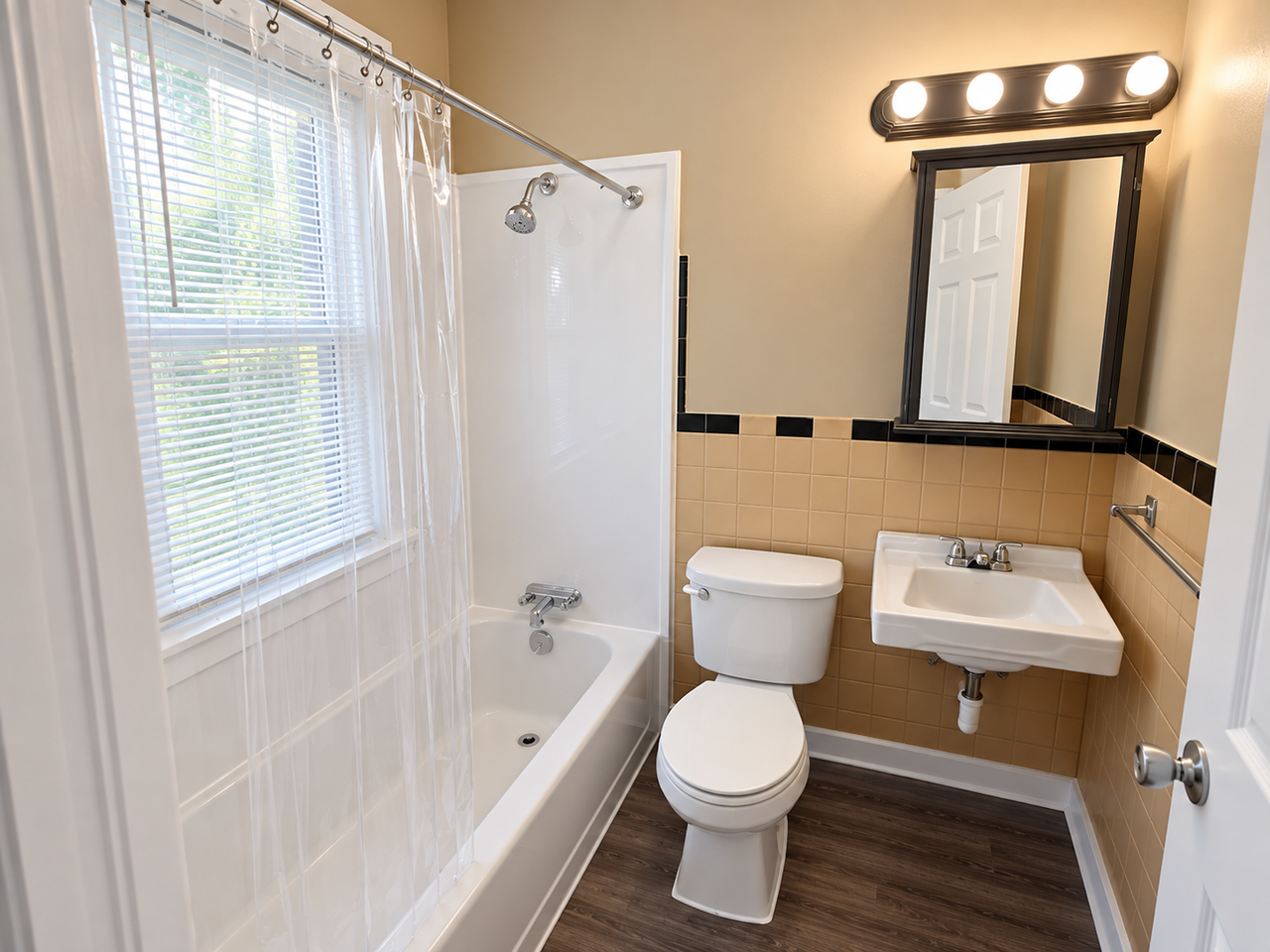 1332 Minnehaha Ave W - Photo 5 of 19