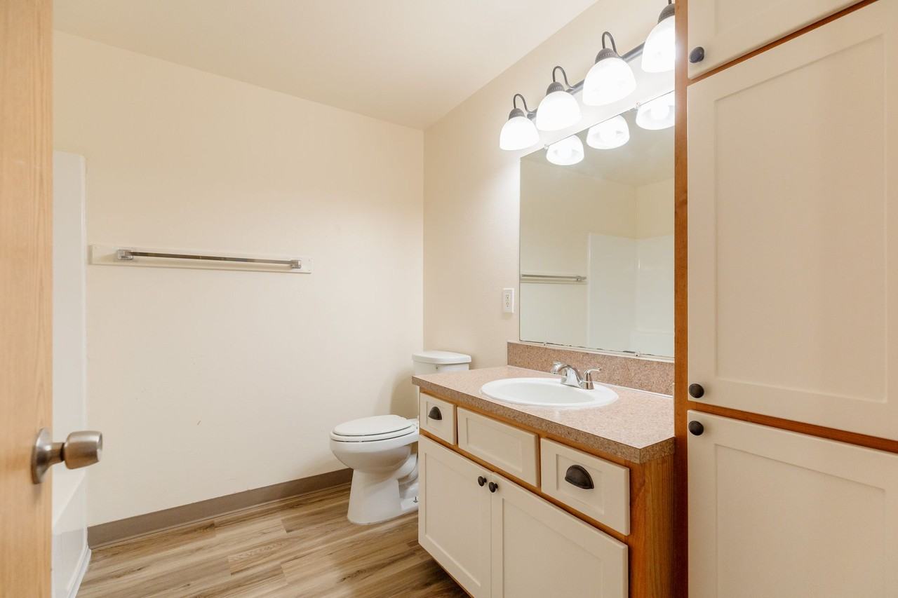 Trillium Square Apartments - Photo 3 of 6