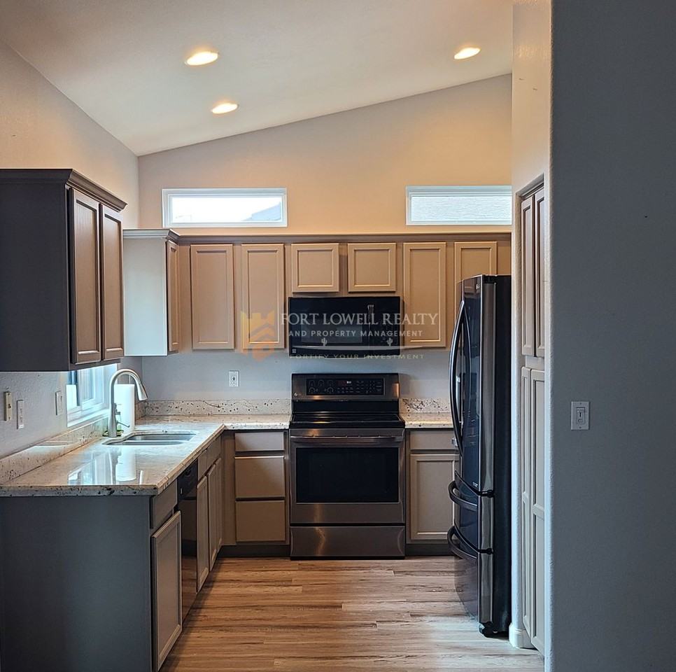 17407 N Larkspur Ln - Photo 4 of 18