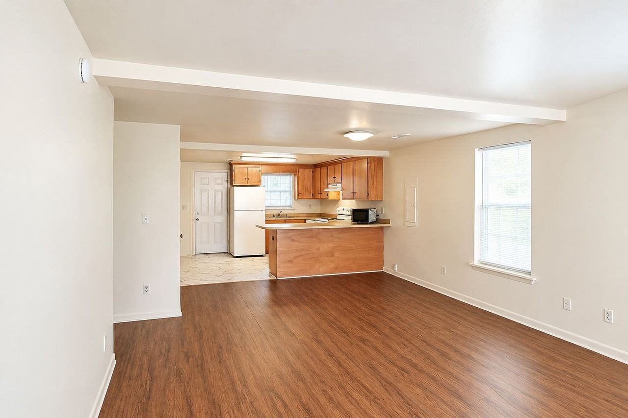 1411 Short 18th St #B - Photo 3 of 11