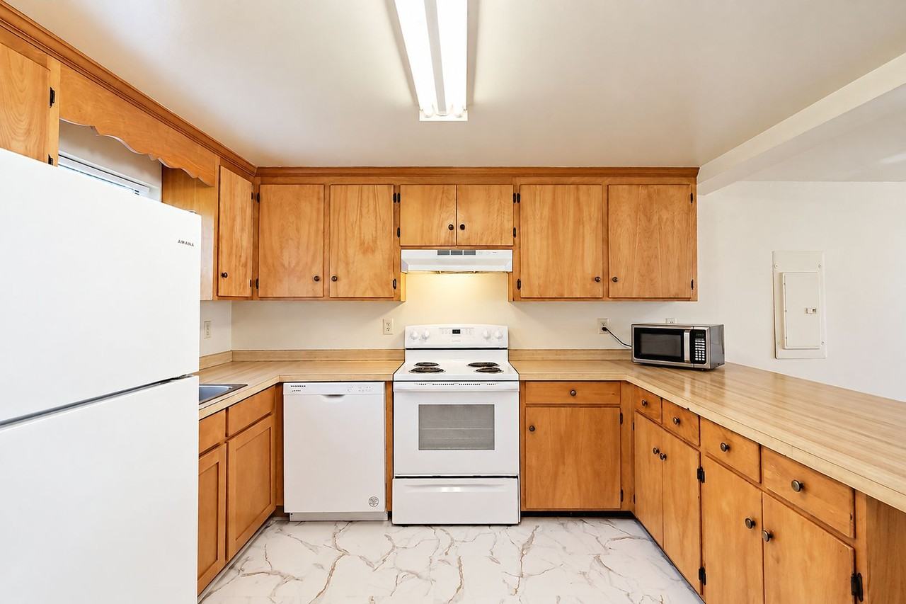 1411 Short 18th St #B - Photo 5 of 11