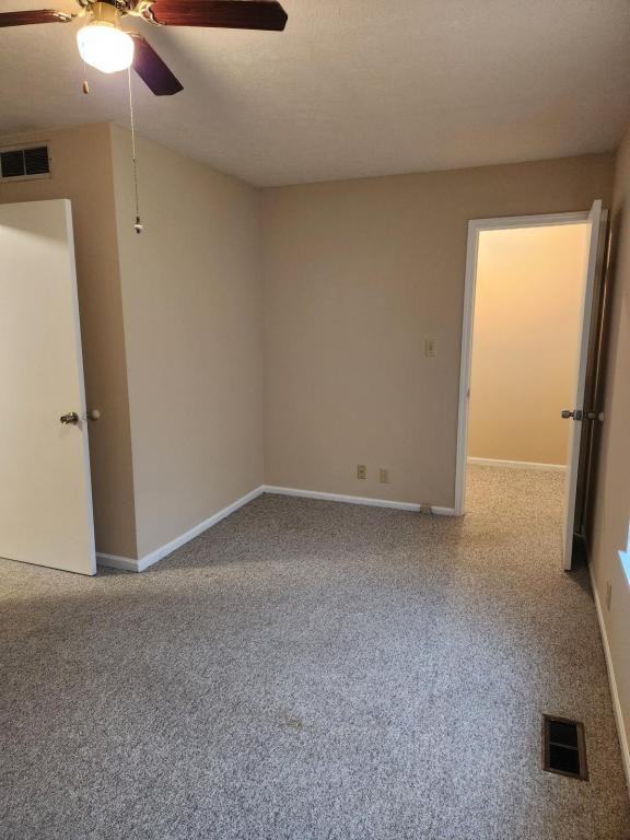 317 Broadway St - Photo 5 of 9