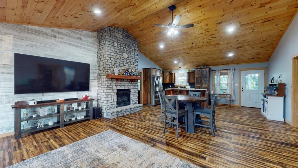 123 Clees Point Dr - Photo 4 of 24