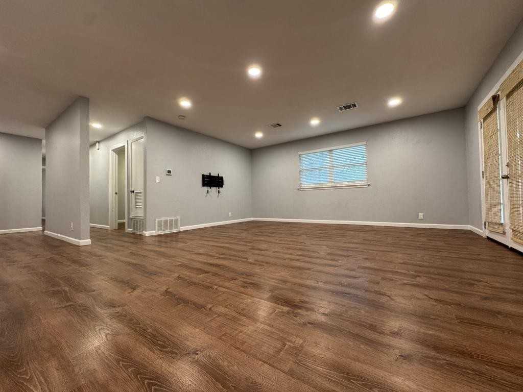 2406 Robin Rd - Photo 6 of 13