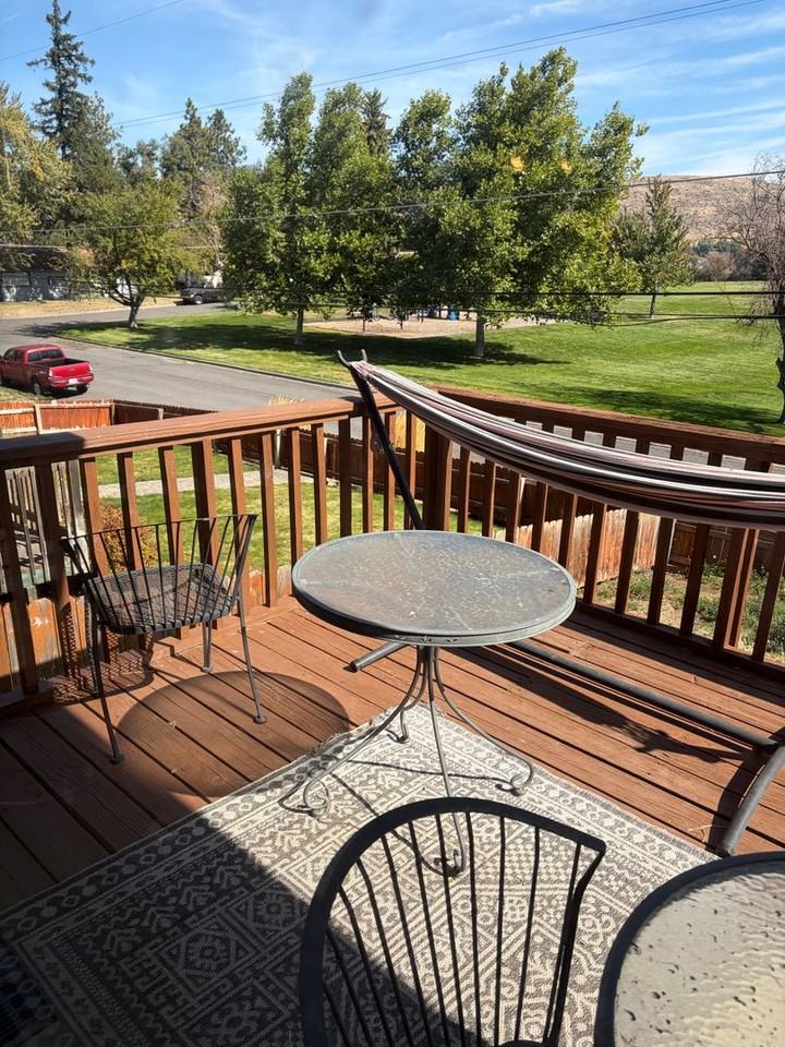 1720 Worden Ave - Photo 2 of 14