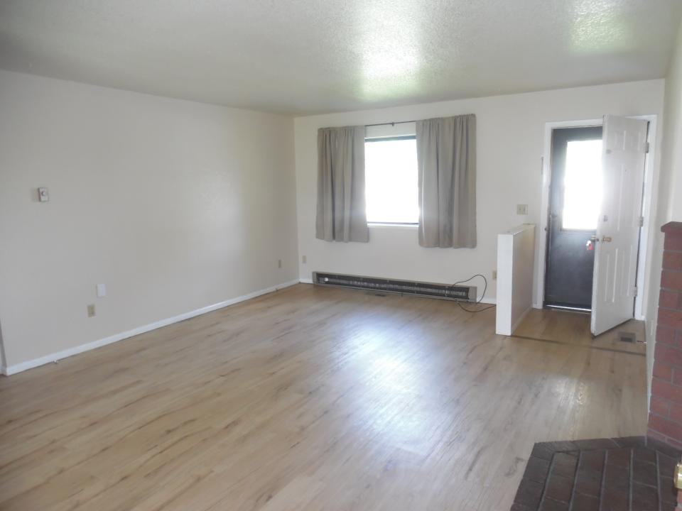 1708 Brewington Dr - Photo 2 of 11
