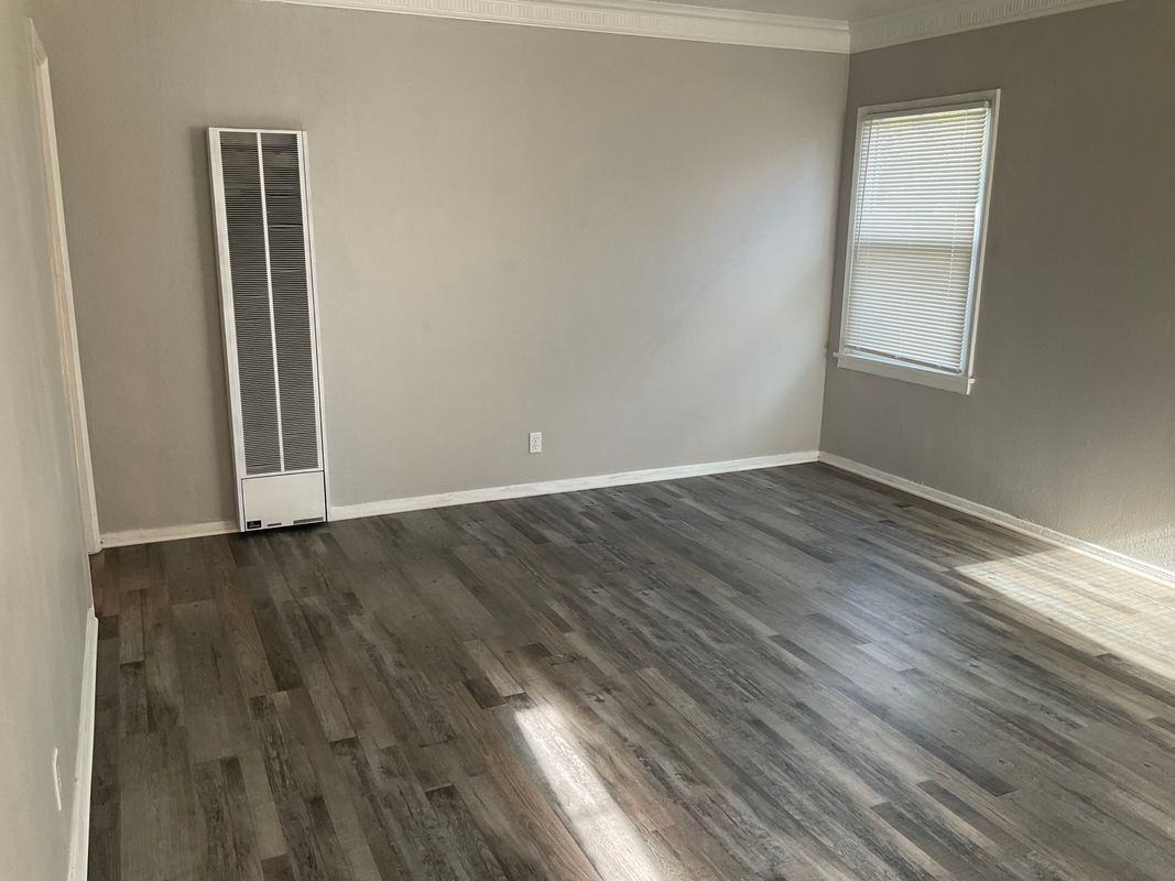 1707 S Redondo Blvd - Photo 2 of 11