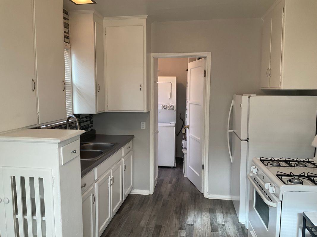 1707 S Redondo Blvd - Photo 5 of 11