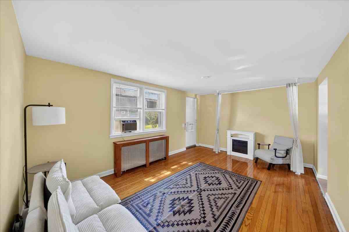 513 Brooklawn Ave ##B1 - Photo 4 of 11