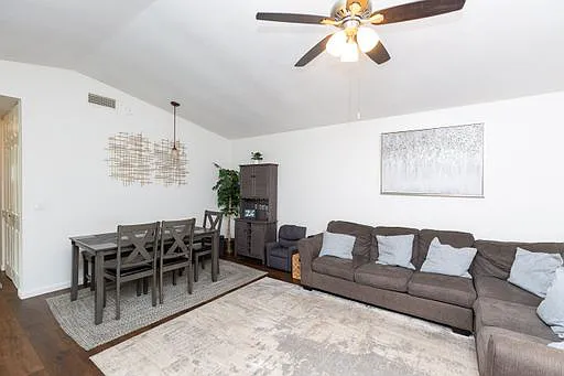 4714 Gardenia St - Photo 4 of 15