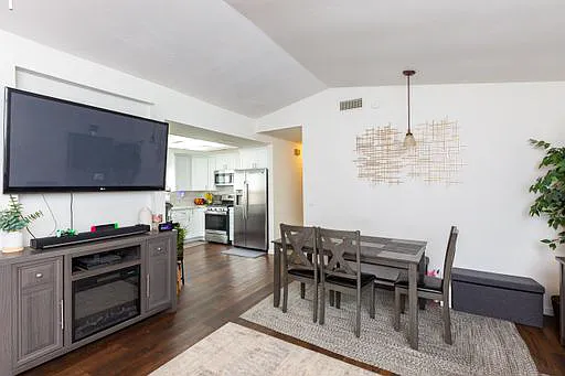 4714 Gardenia St - Photo 5 of 15