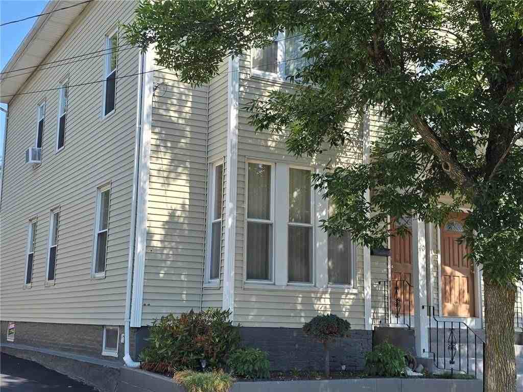 42 Summit St - Photo 2 of 13