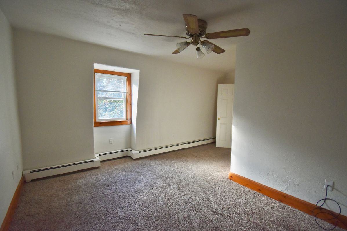 37 Railroad Ave ##8 - Photo 4 of 5