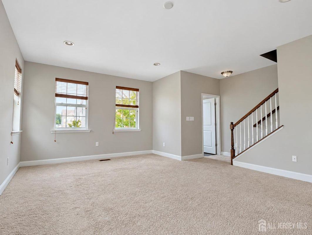1607 Hights Farm Rd S - Photo 6 of 21