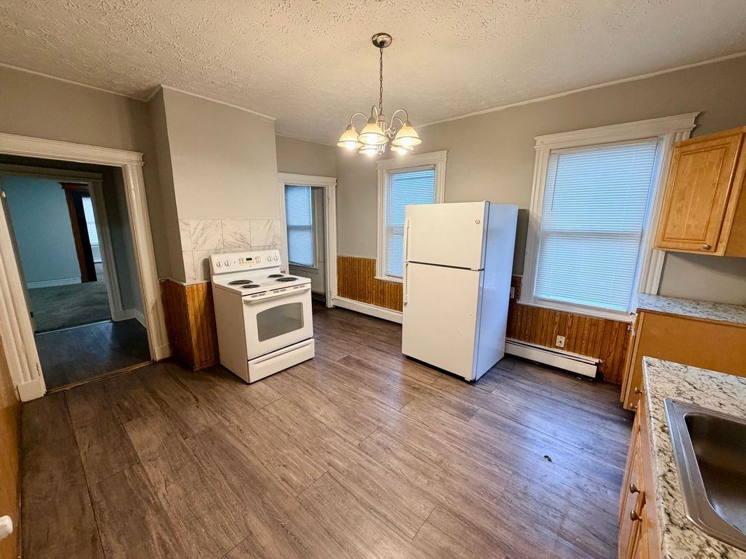 157 Adelaide St ##2 - Photo 2 of 4