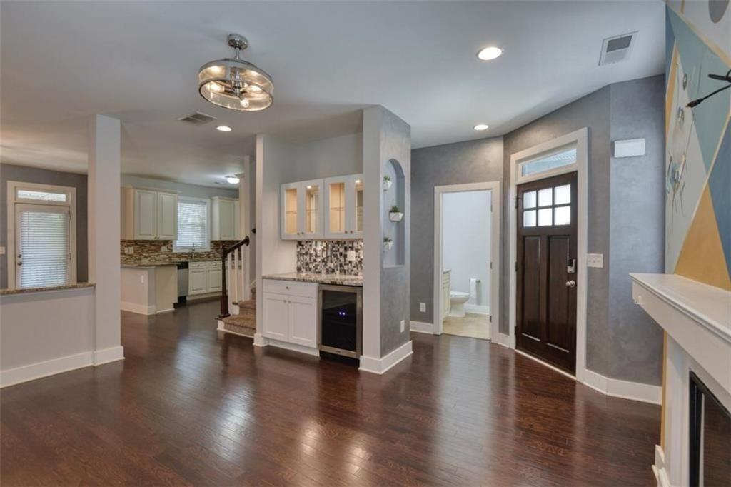 1782 Meadow Ln Sw - Photo 3 of 38