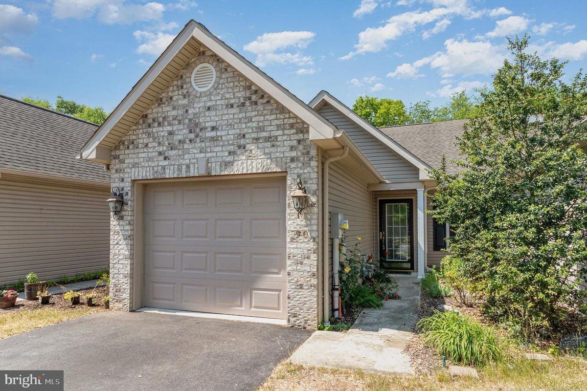 90 Keswick Dr - Photo 5 of 25