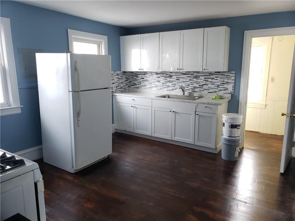 142 Pocasset Ave - Photo 5 of 11